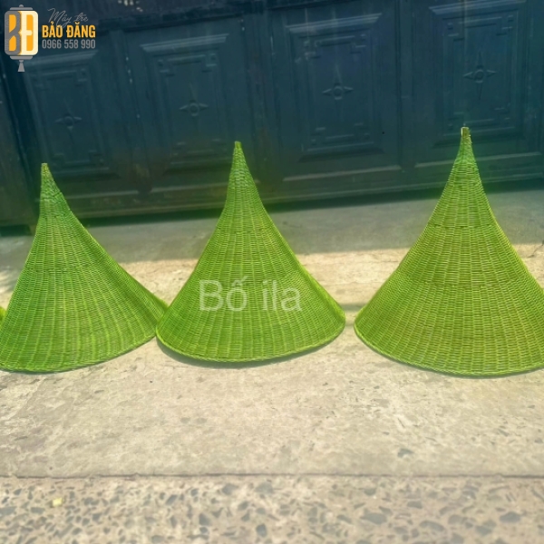 ĐÈN LỒNG MÂY TRE CHỤP NÓN