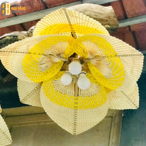 ĐÈN LỒNG MÂY TRE THẢ TRẦN HÌNH QUẠT