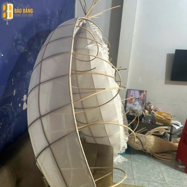 THUYỀN NAN