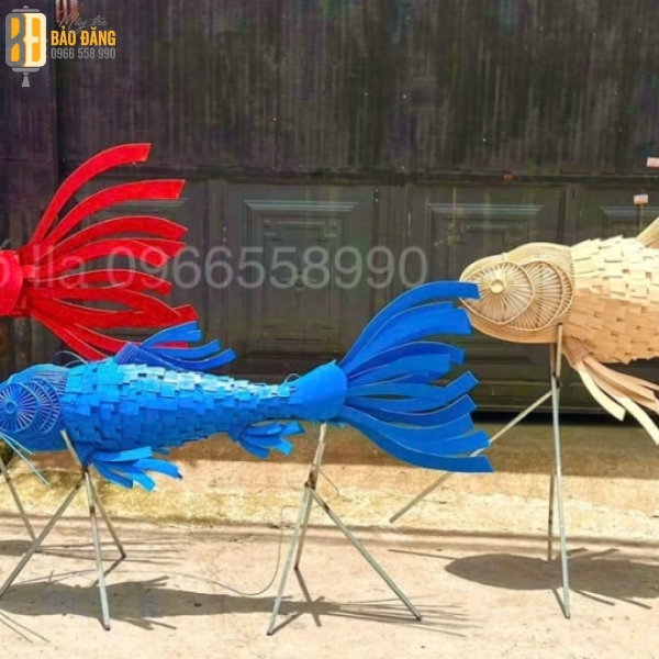 ĐÈN LỒNG CÁ VÁY GỖ