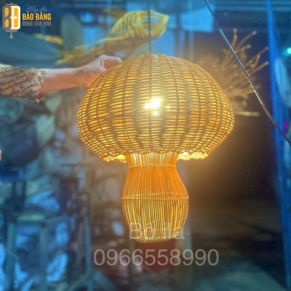 ĐÈN SỨA MÂY TRE